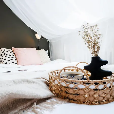 Heart Strings With Terrace 290 Mbps Old Town Belgrad